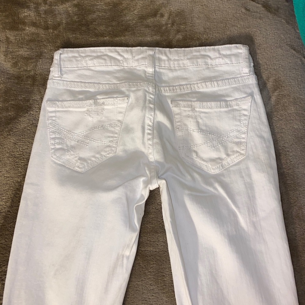 White aéropostale jeans